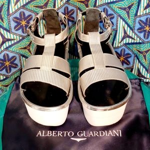 Alberto Guardiani metallic silver & white flatform gladiator sandals, EUC